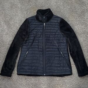 Light puffer jacket with soft sleeves. Size M